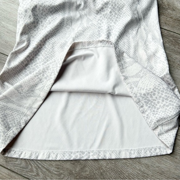 Lululemon Mesh With Me Tank in Desert Snake White Silver Fox White - Picture 9 of 15